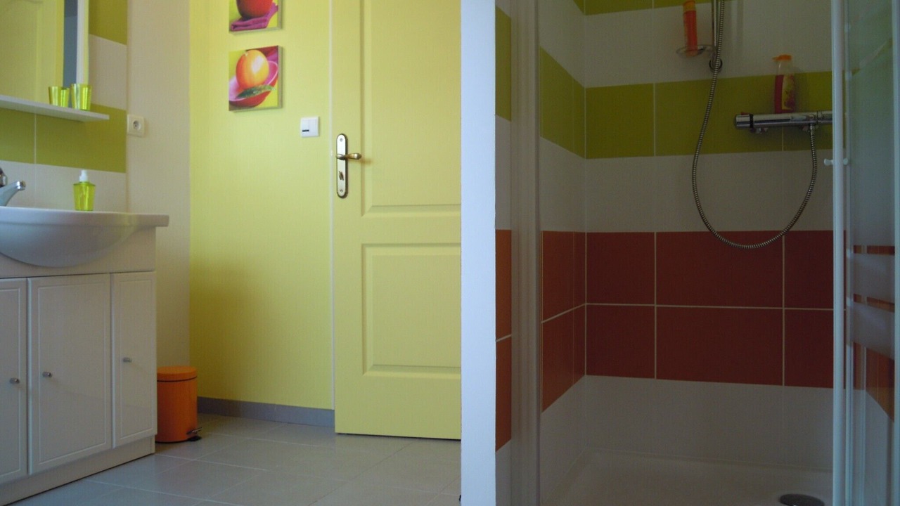 Photo of Bathroom in Saint-Pair-sur-Mer