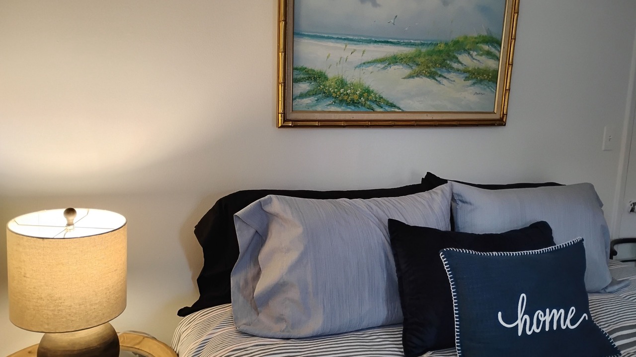 Photo of Bedroom in Gulf Gate Estates