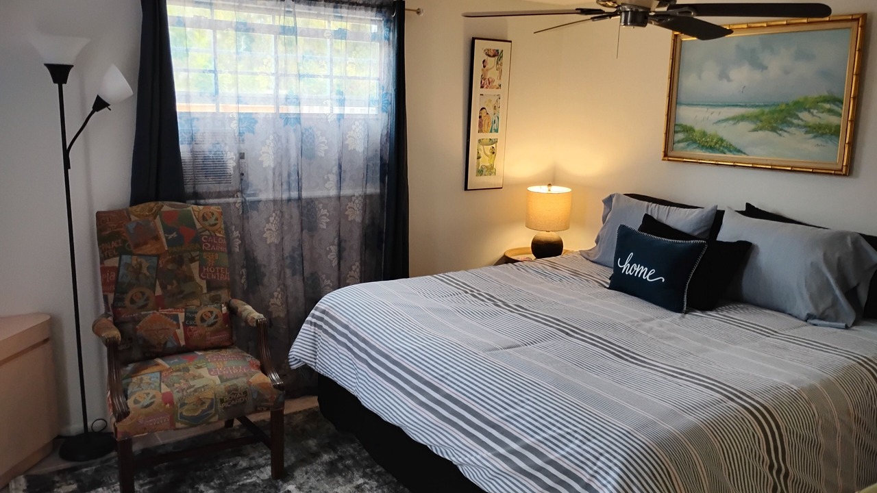 Photo of Bedroom in Gulf Gate Estates