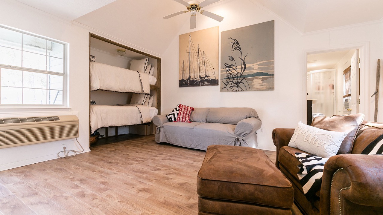 Photo of Livingroom in Valley Mills