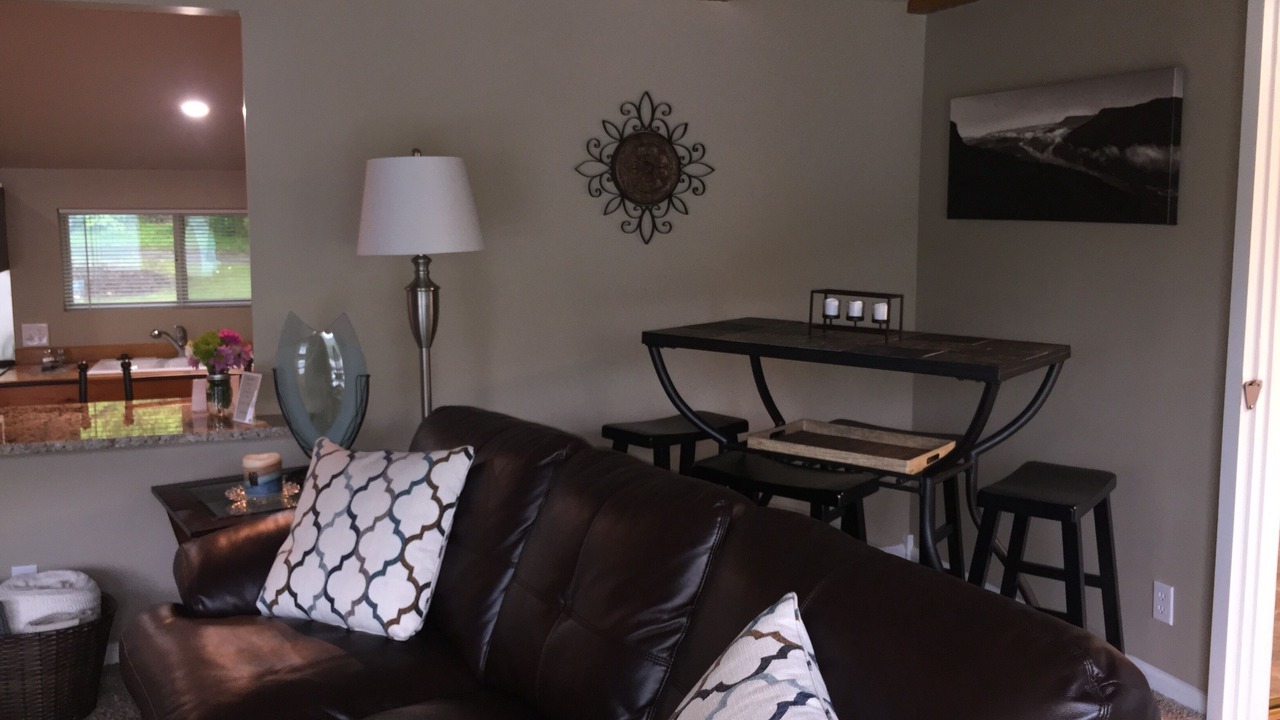 Photo of Livingroom in Lookout Valley Neighborhood Association