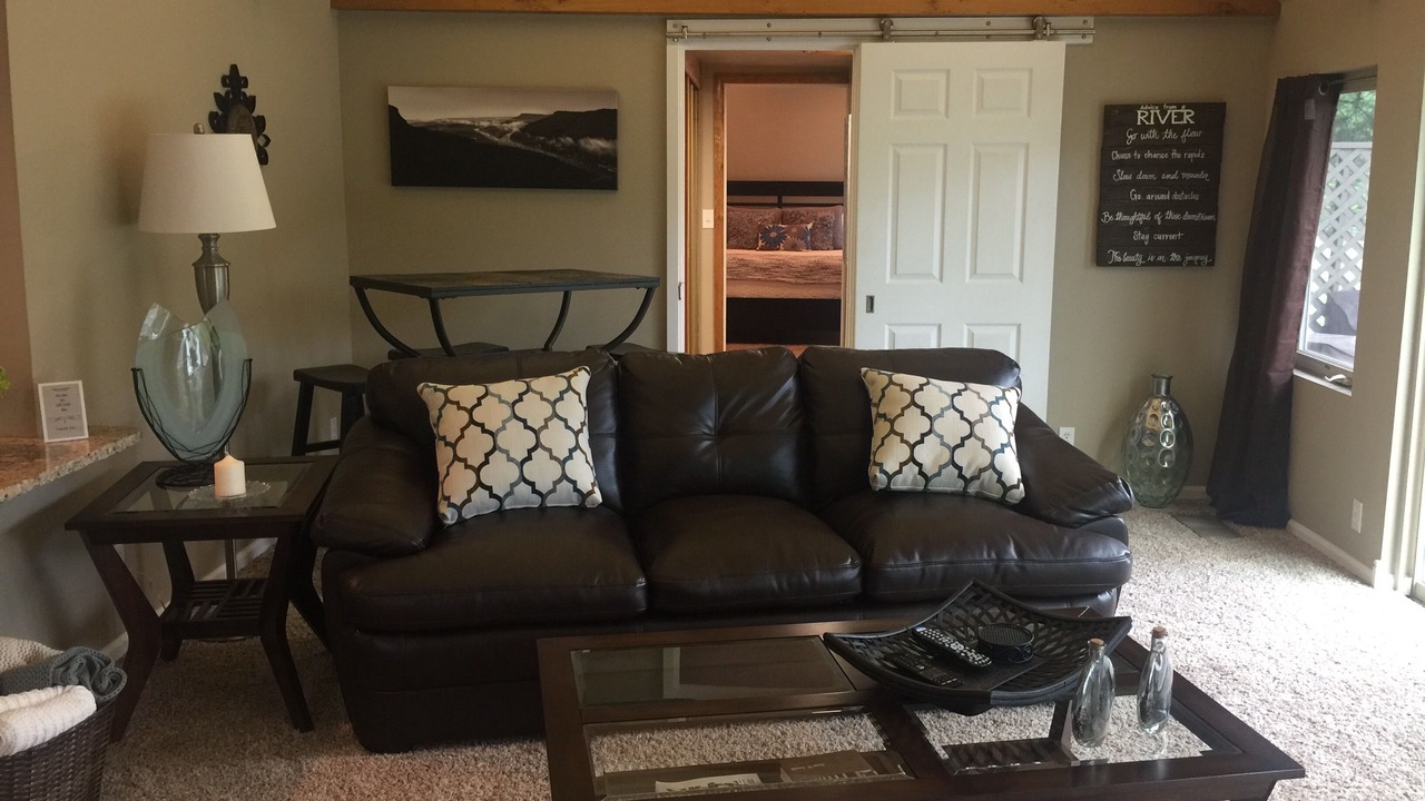 Photo of Livingroom in Lookout Valley Neighborhood Association