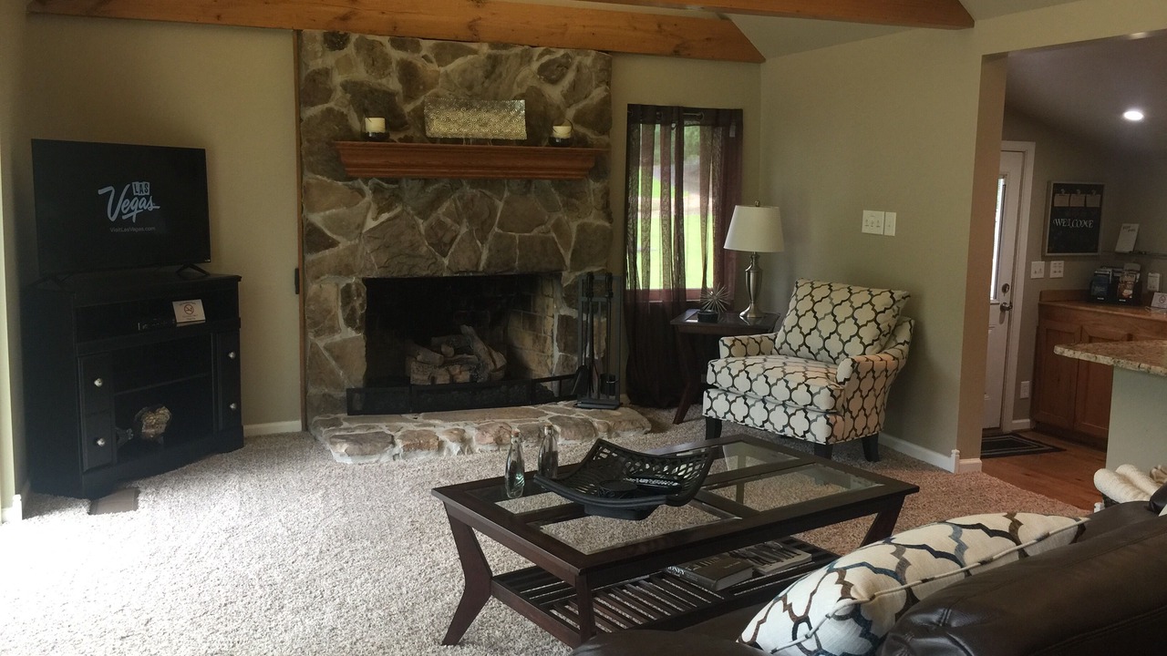 Photo of Livingroom in Lookout Valley Neighborhood Association