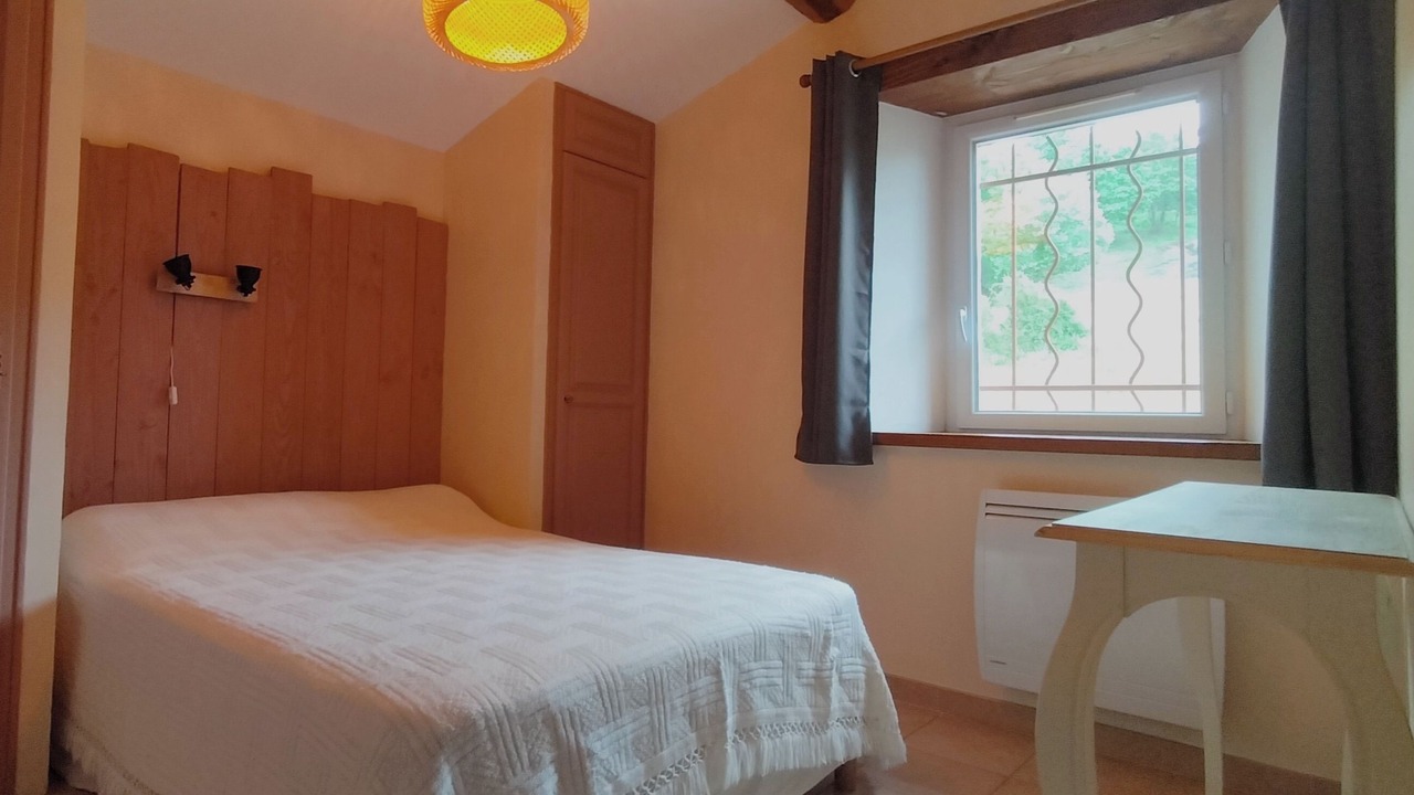 Photo of Bedroom in Alzon