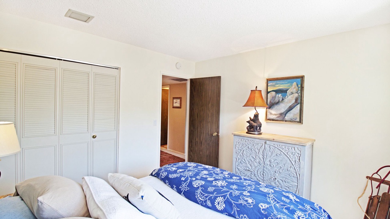 Photo of Bedroom in Lake Forest