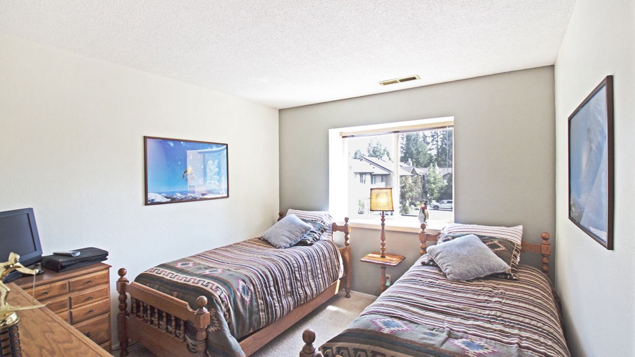 Photo of Bedroom in Lake Forest