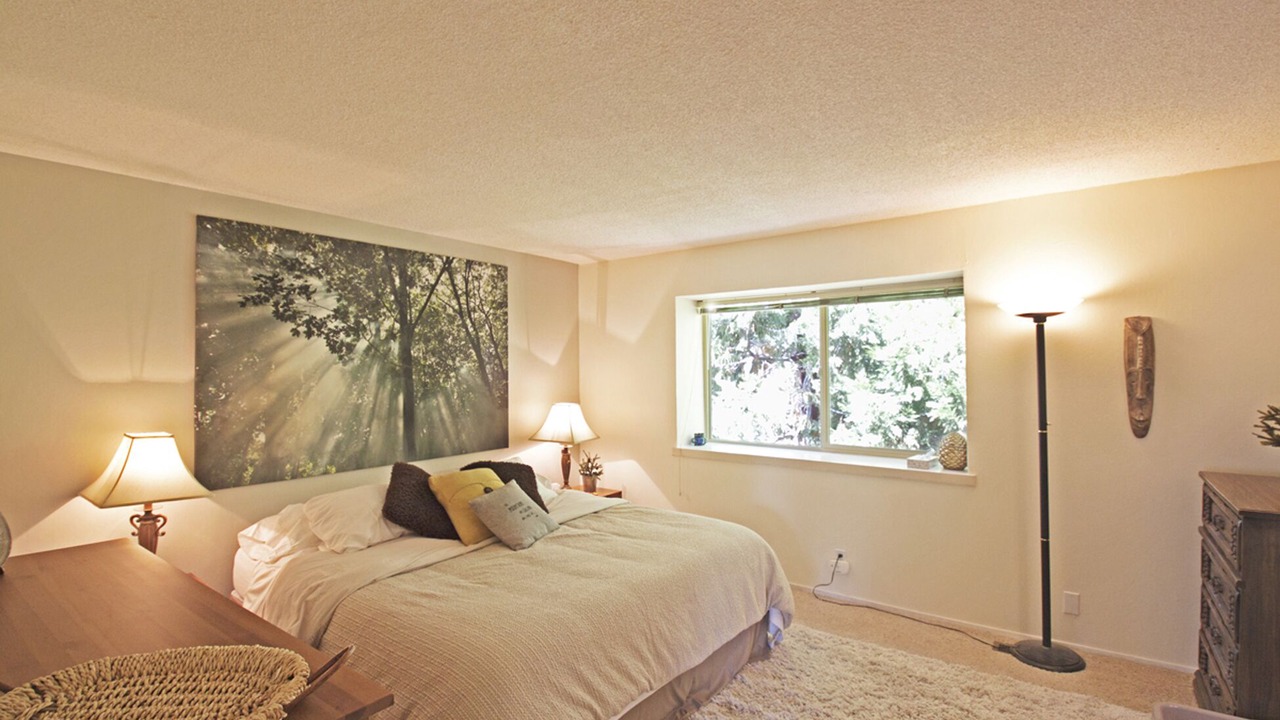 Photo of Bedroom in Lake Forest
