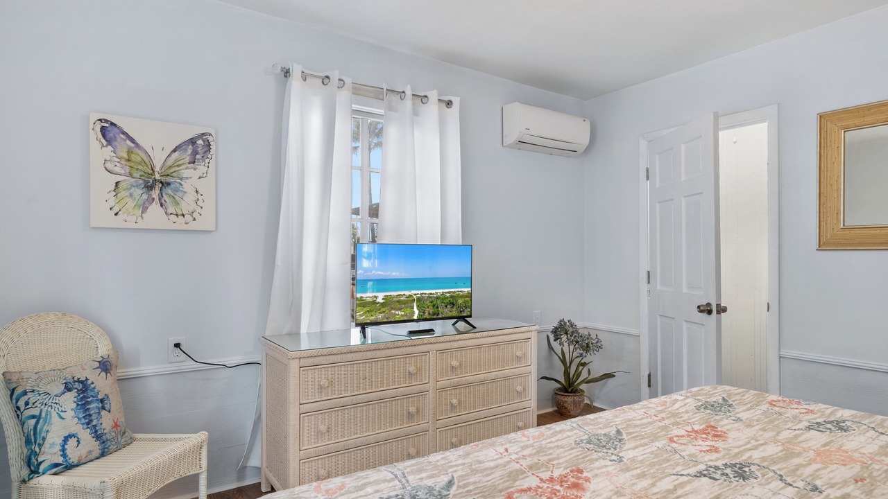 Photo of Bedroom in Treasure Island