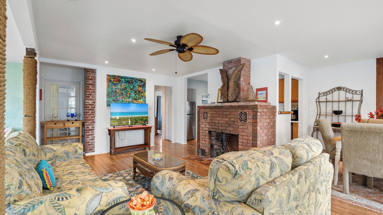 Photo of Livingroom in Treasure Island