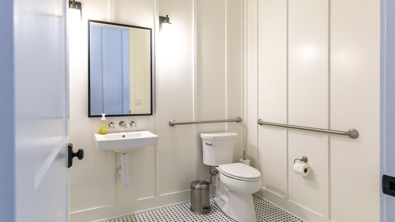 Photo of Bathroom in Lake Alfred