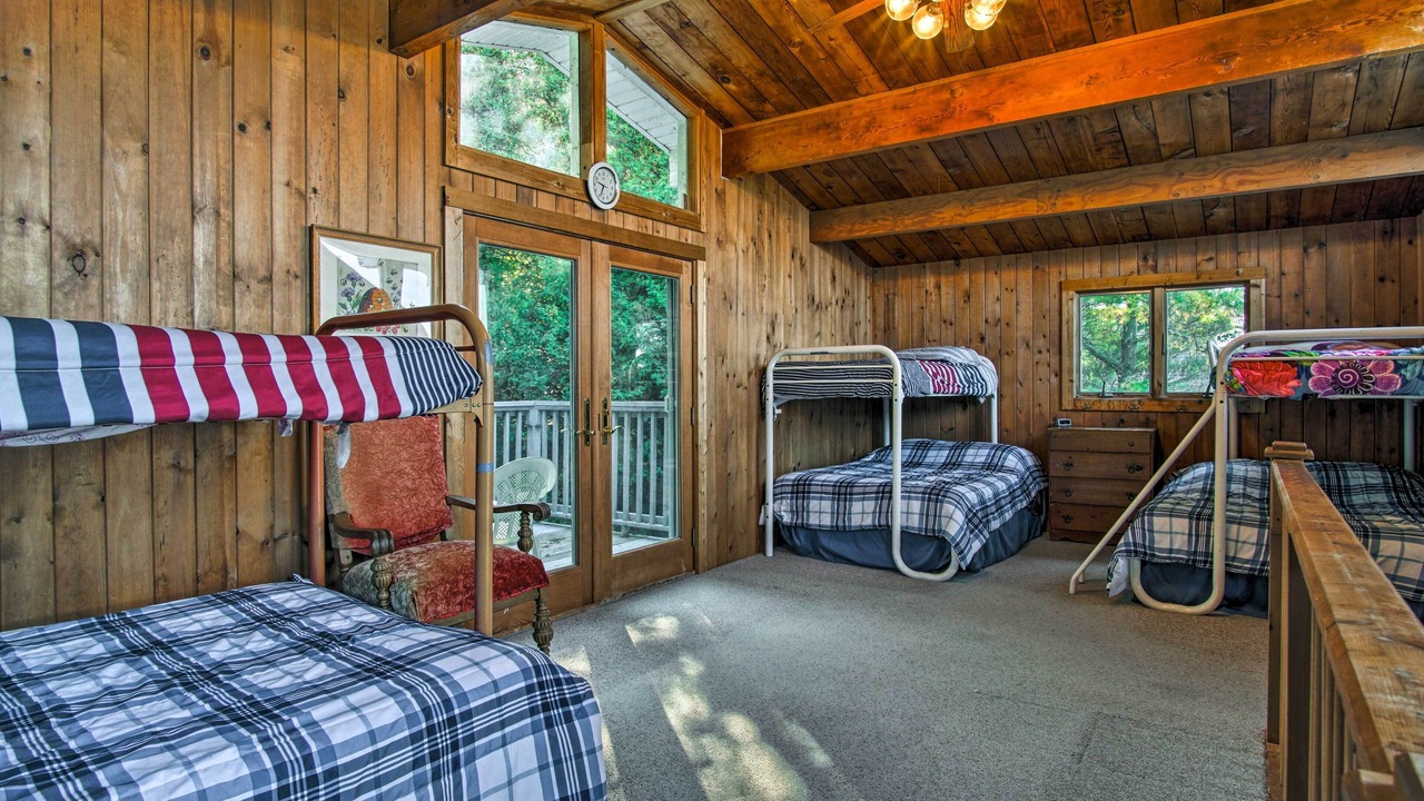 Photo of Bedroom in Montague