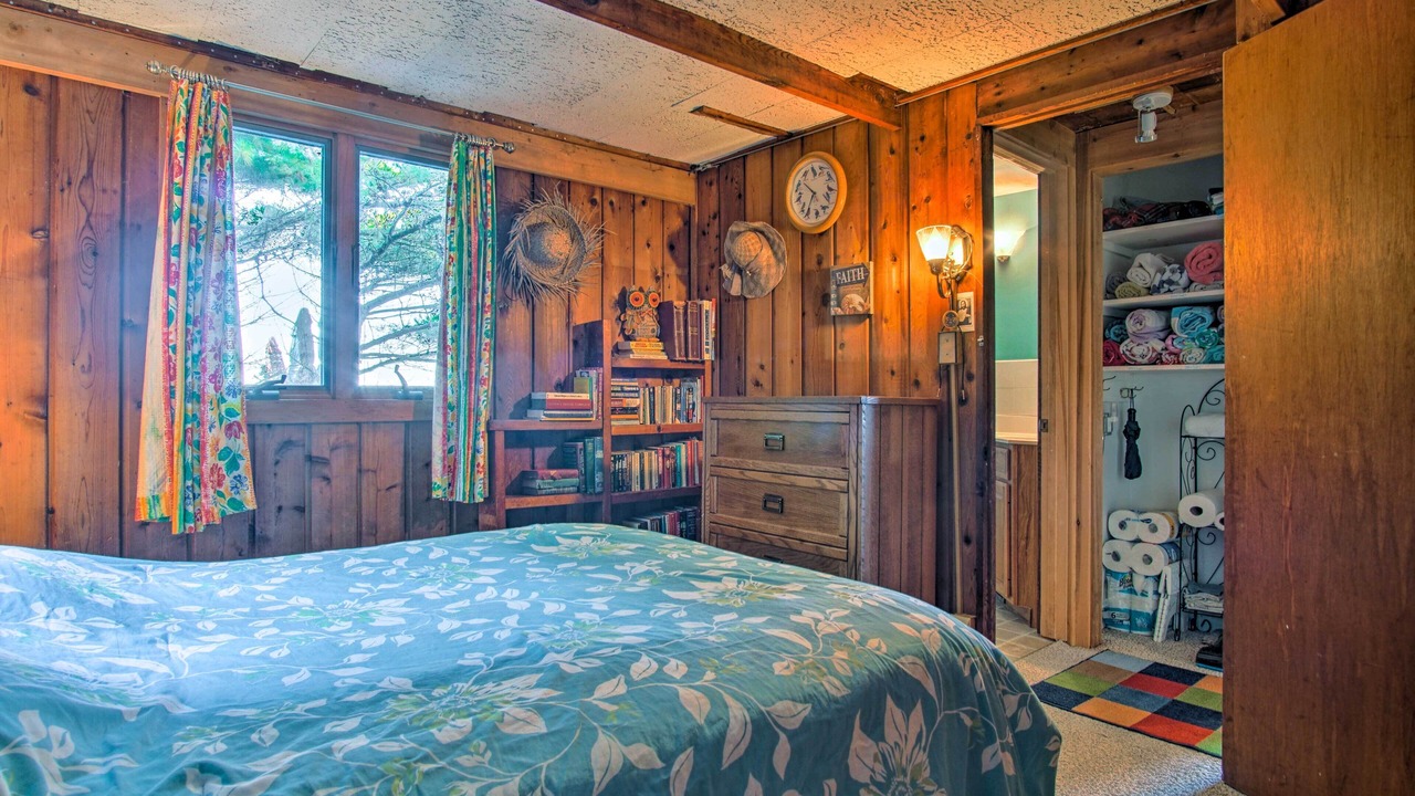 Photo of Bedroom in Montague