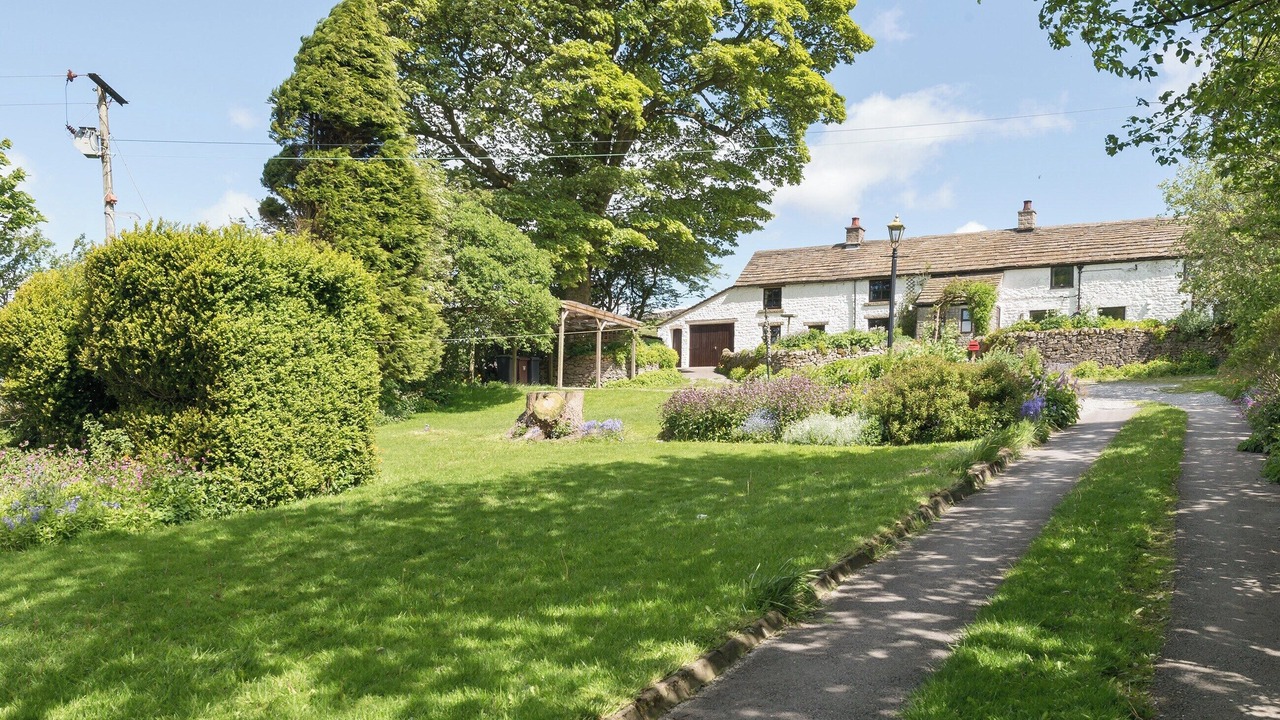 Photo of Outdoor in Peak Forest