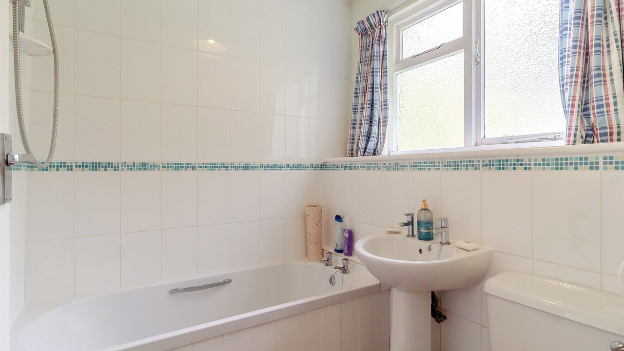 Photo of Bathroom in Eye