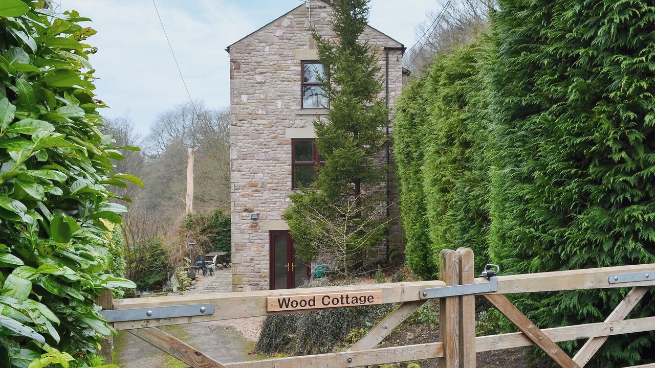 Photo of Others in Buxworth