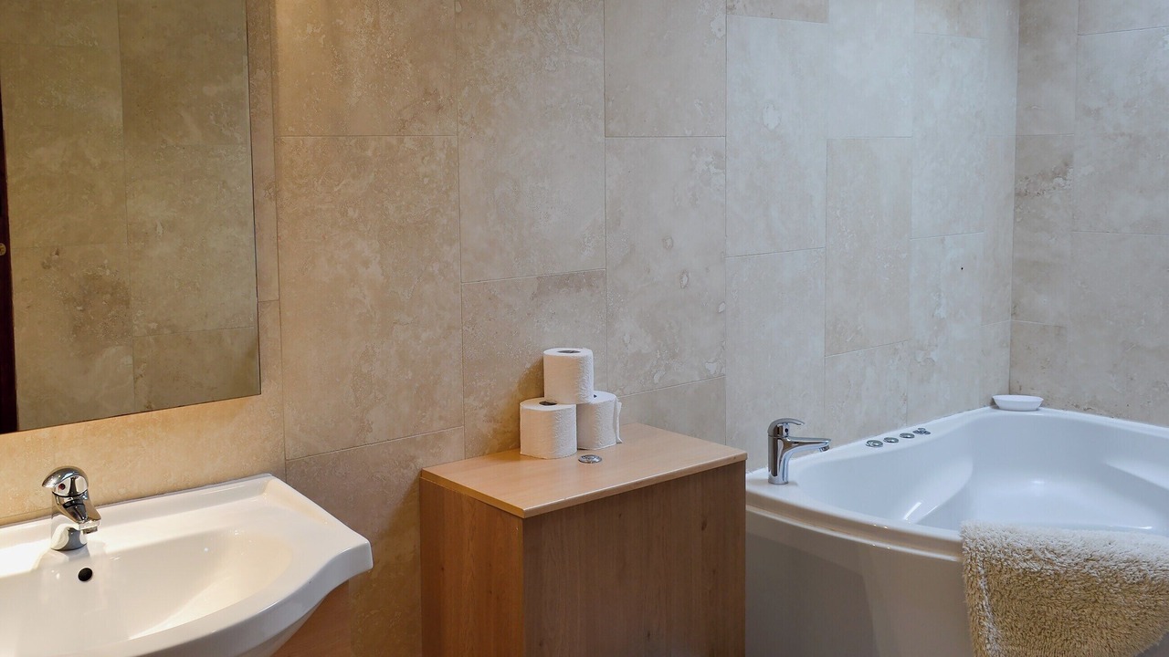 Photo of Bathroom in Buxworth