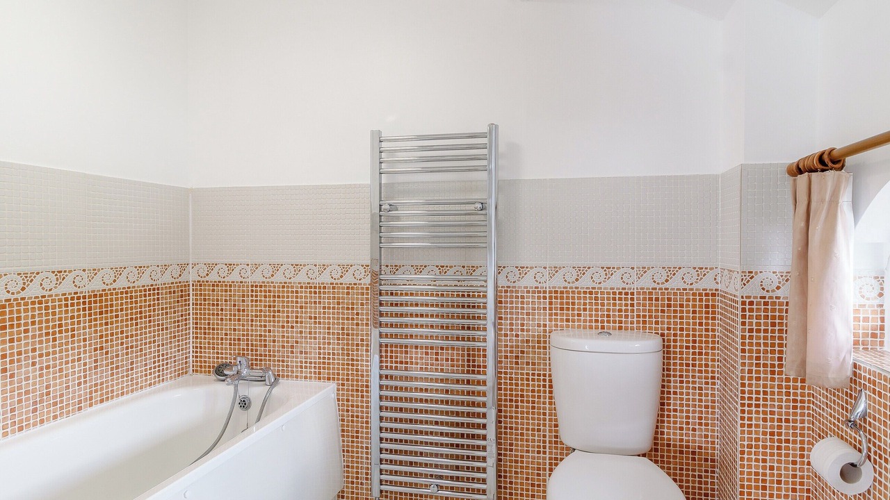 Photo of Bathroom in Hoveton