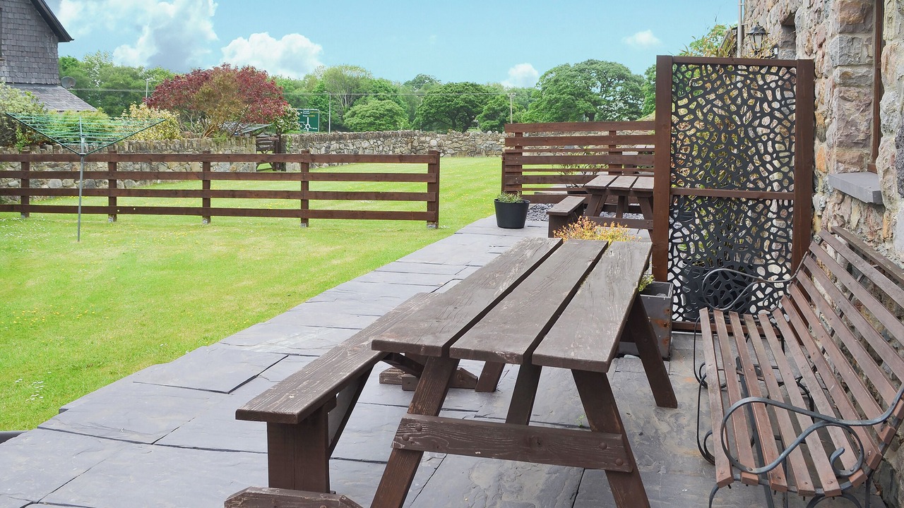 Photo of Others in Bont Newydd