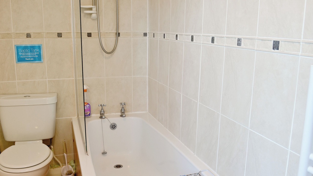 Photo of Bathroom in Tremeirchion