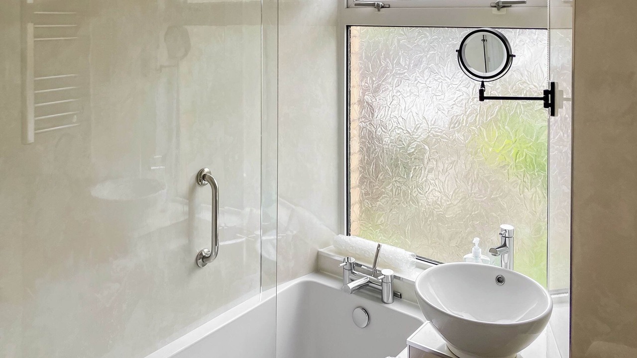 Photo of Bathroom in Port Isaac