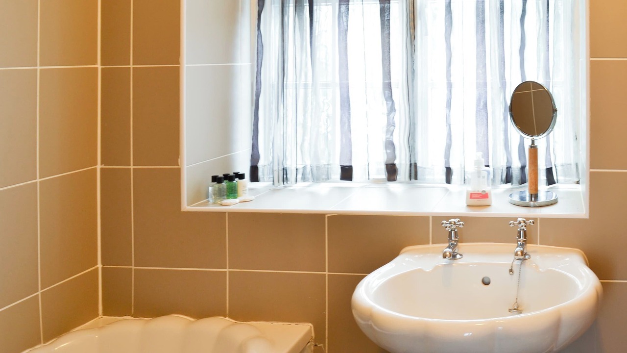 Photo of Bathroom in Cropton