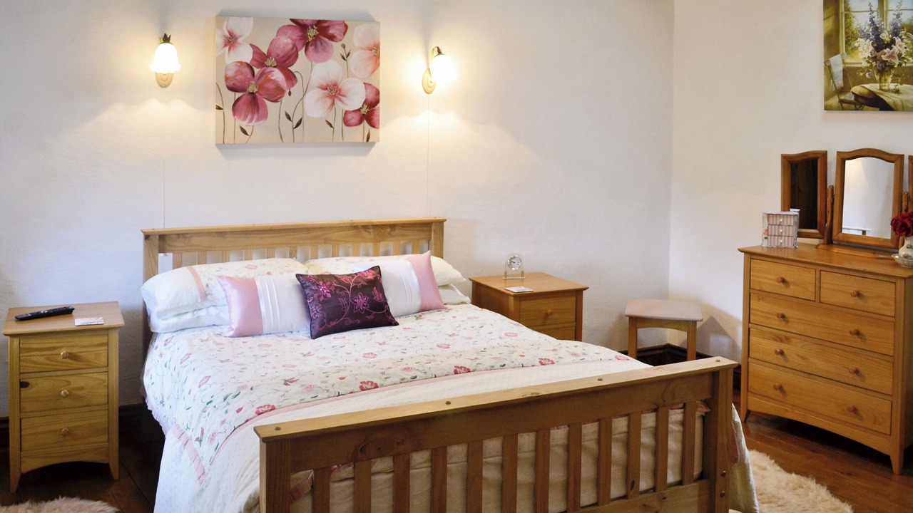 Photo of Others in Newton Ferrers