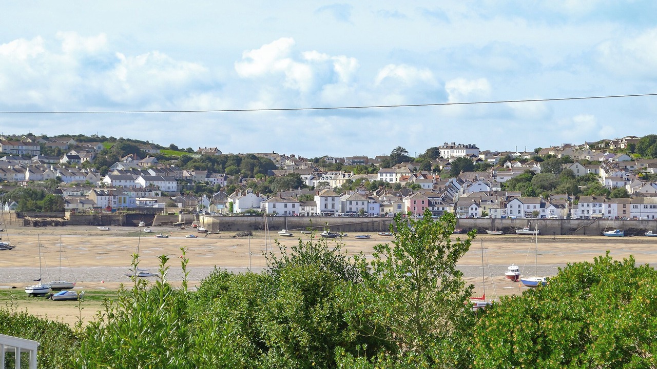 Photo of Others in Instow