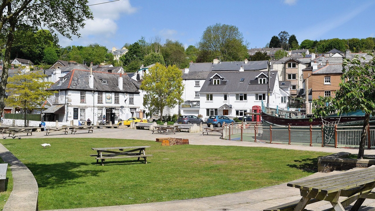 Photo of Others in Calstock