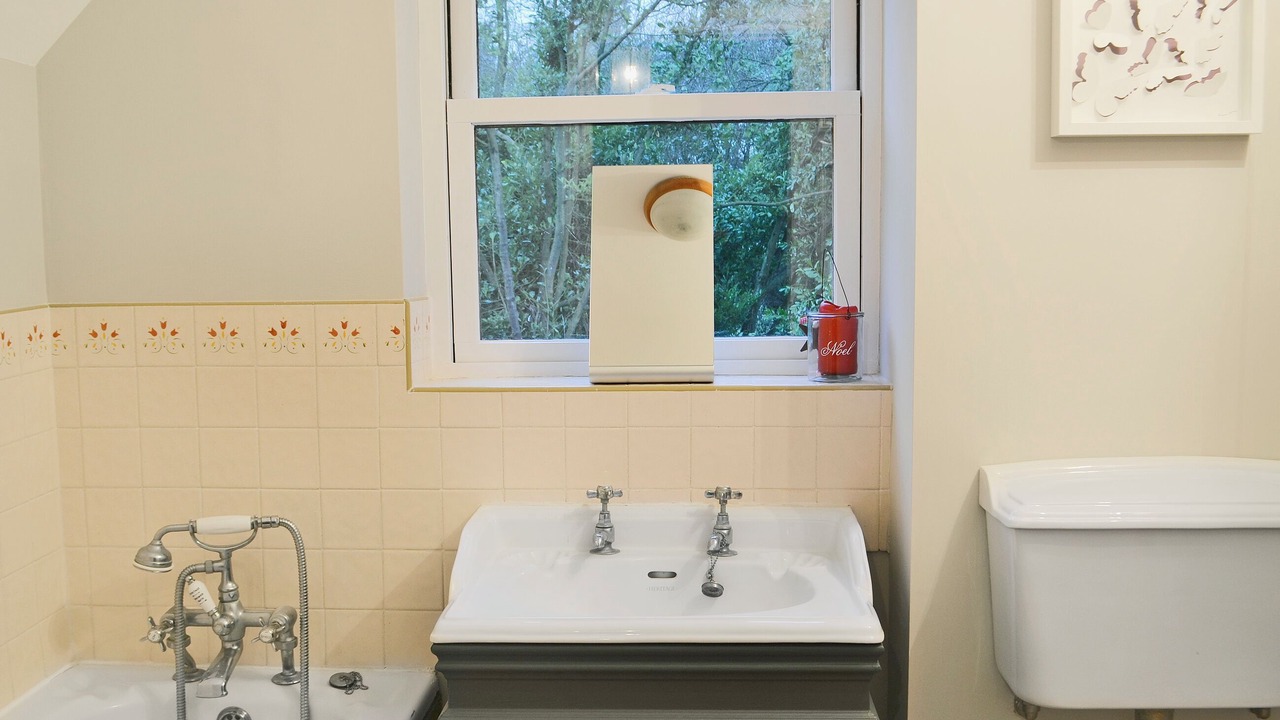 Photo of Bathroom in Hallington