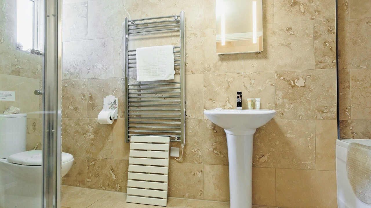 Photo of Bathroom in Crantock