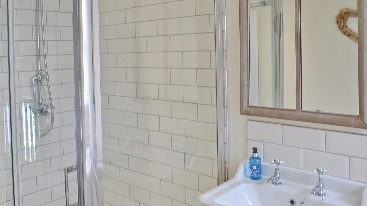 Photo of Bedroom in West Cliff