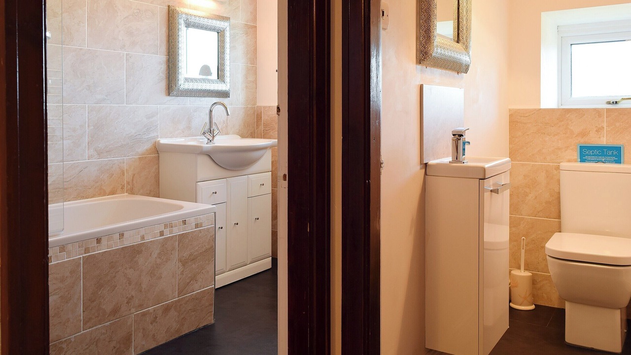 Photo of Bathroom in Longnor