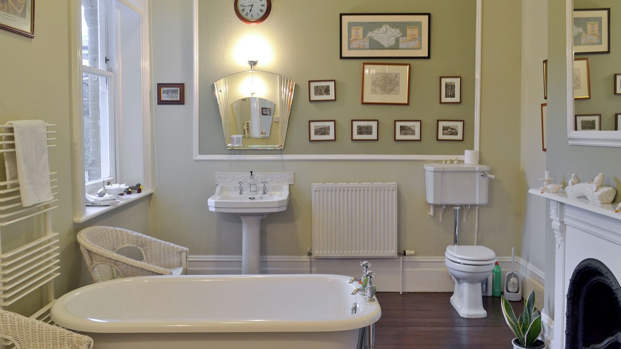 Photo of Bathroom in Ventnor