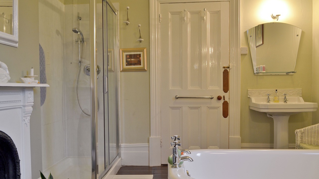 Photo of Bathroom in Ventnor