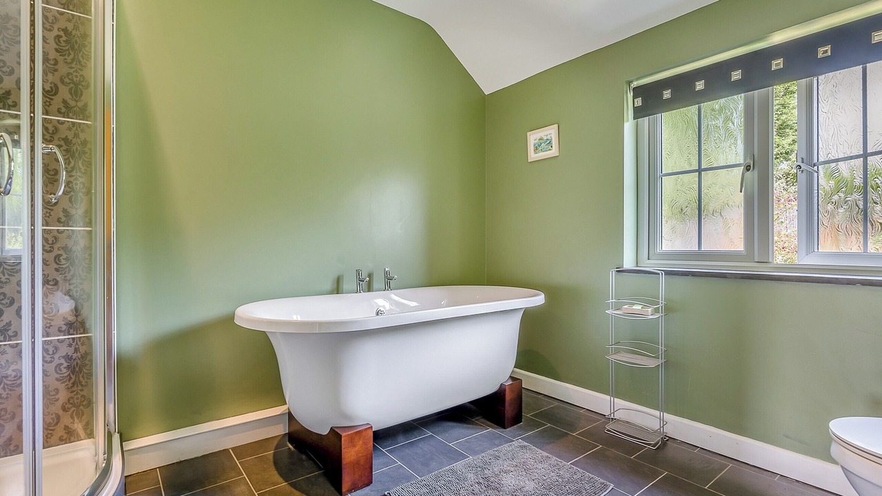 Photo of Bathroom in Helstone