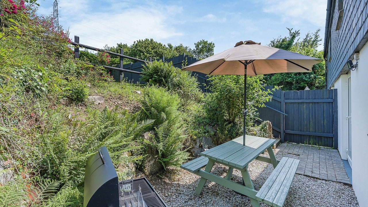 Photo of Others in Helstone