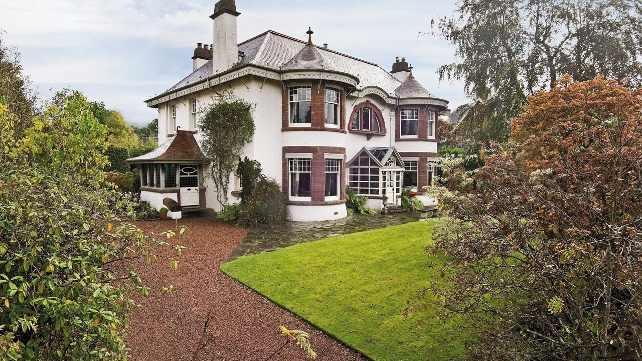 Photo of Others in Weem