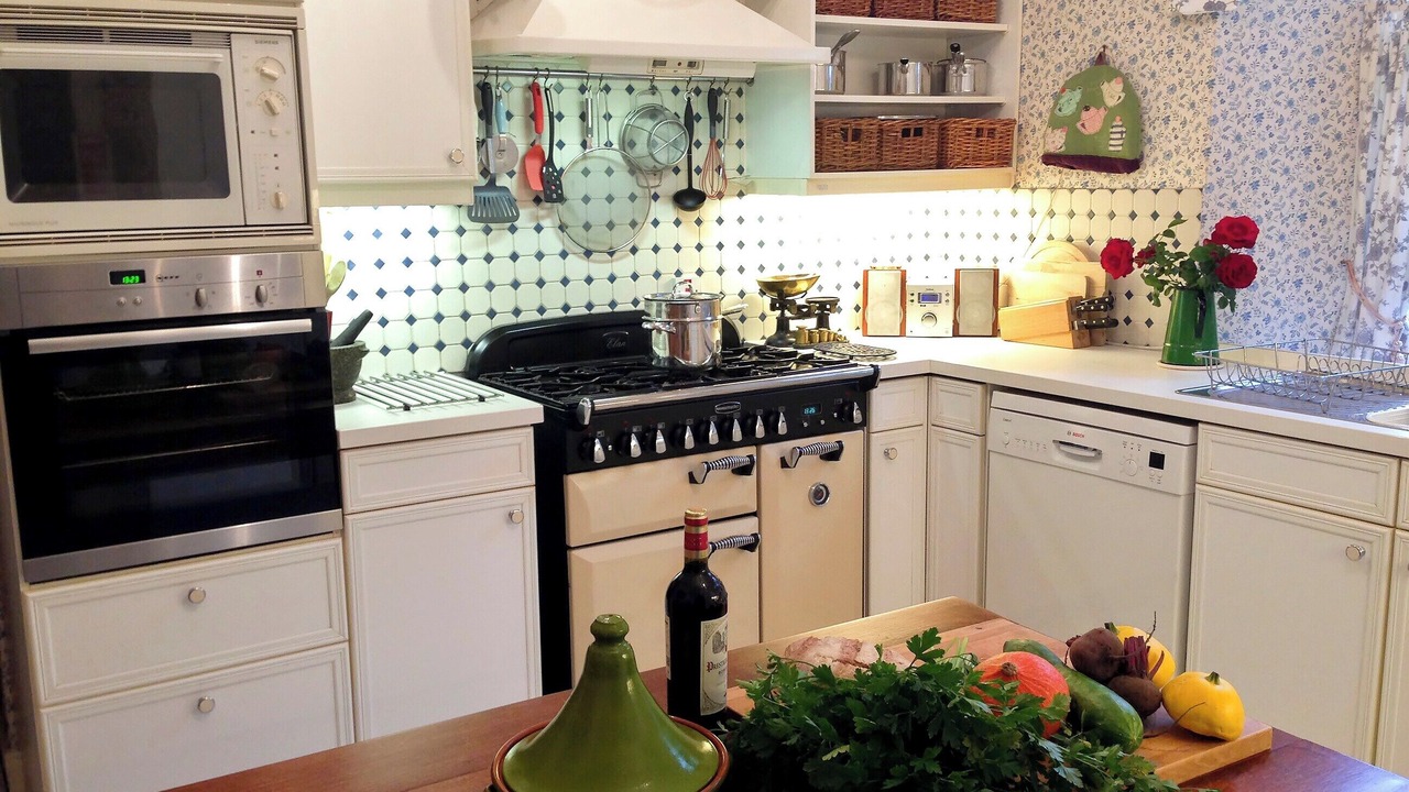 Photo of Others in Weem