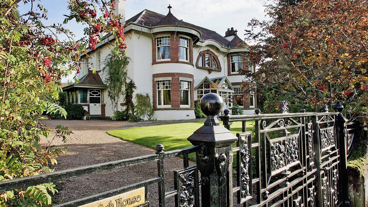 Photo of Others in Weem