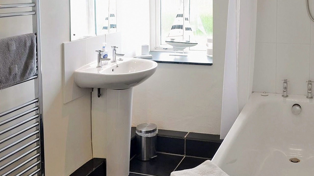 Photo of Bathroom in Saint Erth Praze
