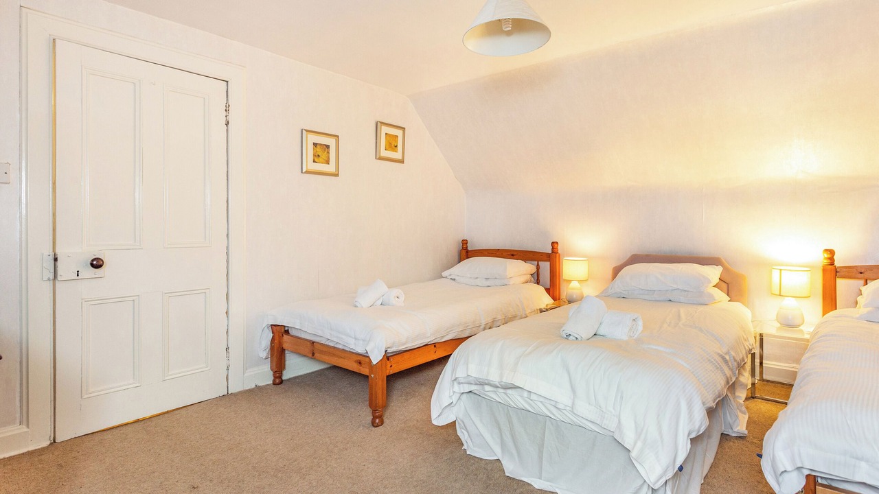 Photo of Others in Keith