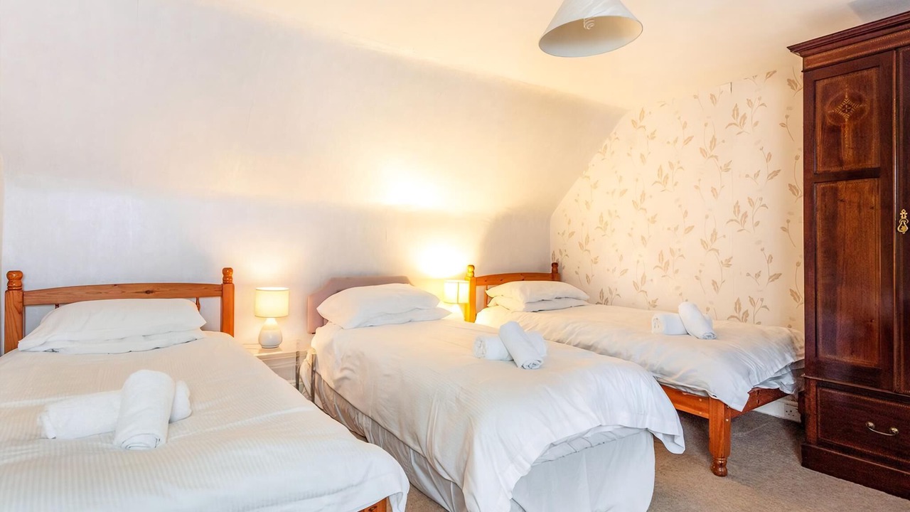 Photo of Others in Keith