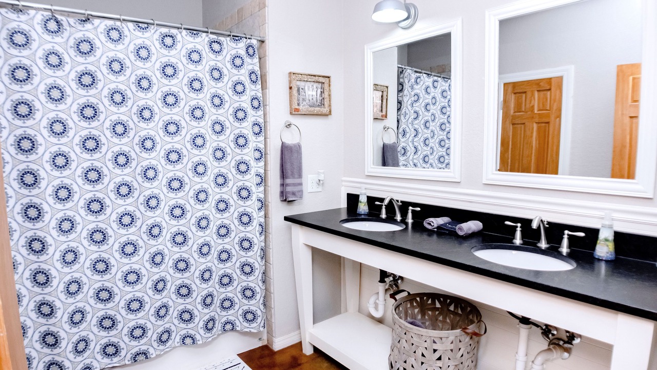 Photo of Bathroom in Hulbert