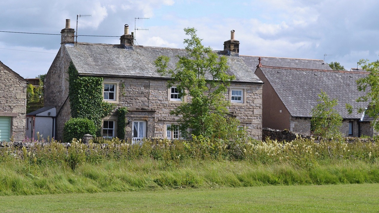 Photo of Others in Orton