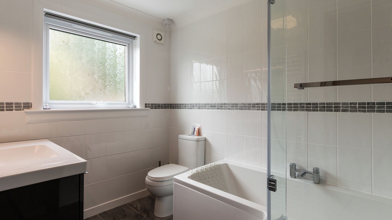 Photo of Bathroom in Comrie