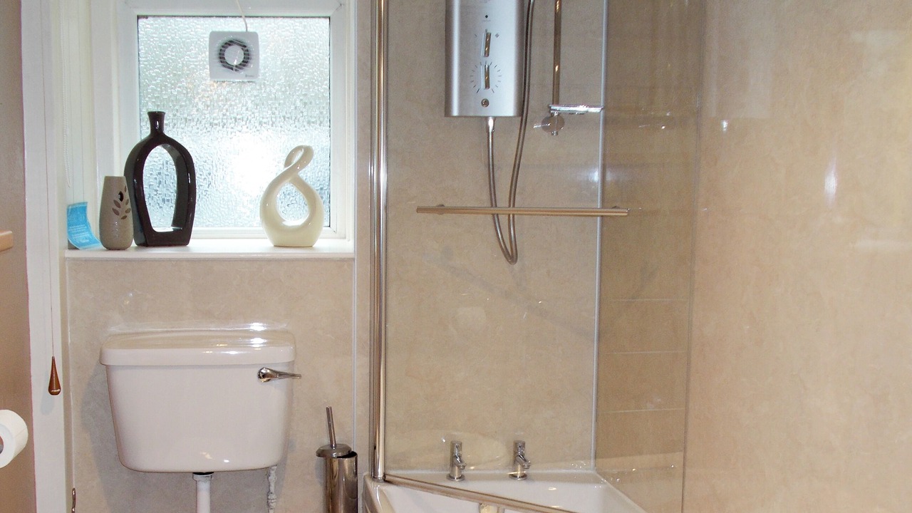 Photo of Bathroom in Lockerbie