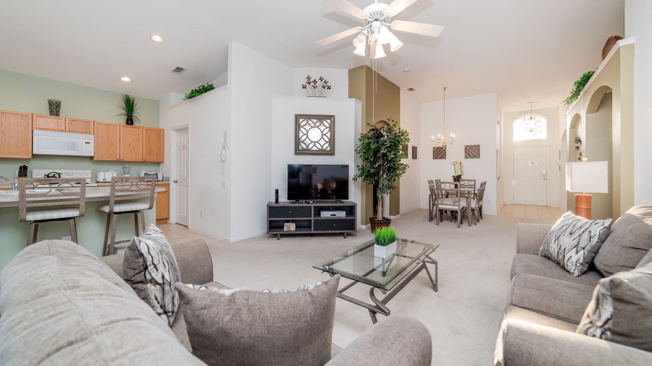 Photo of Livingroom in Windsor Palms