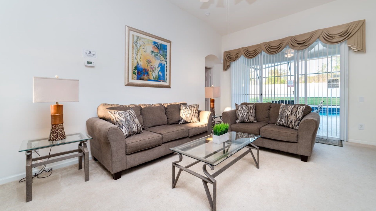 Photo of Livingroom in Windsor Palms