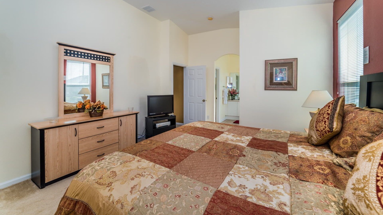 Photo of Bedroom in Windsor Palms