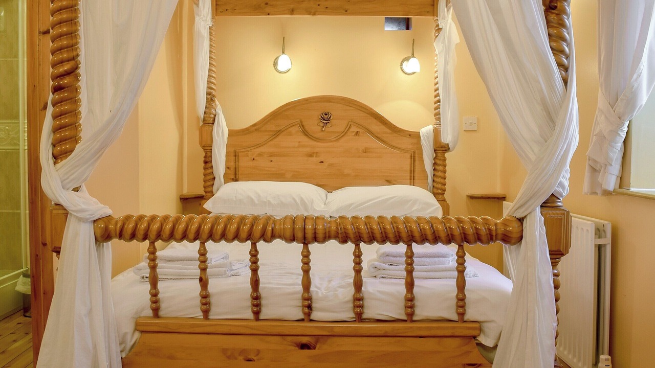 Photo of Others in Leek